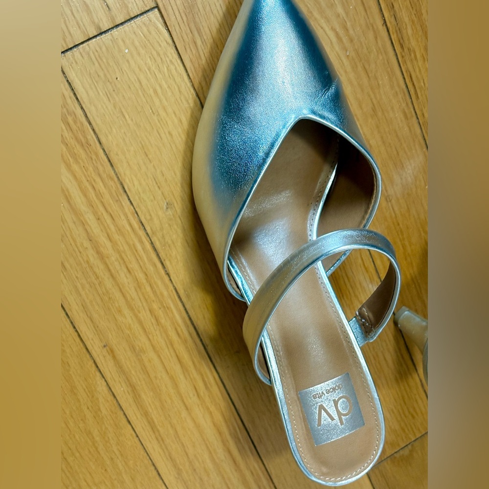DV by Dolce Vita Women's Metallic Silver Heels Size 8.5